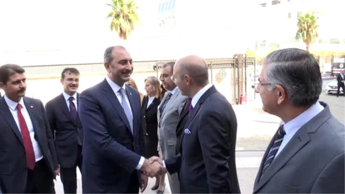Adalet Bakanı Gül, İzmir Adliyesi\'ni ziyaret etti