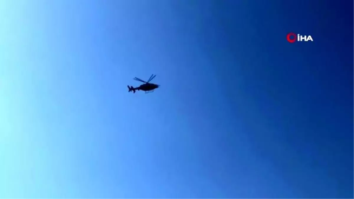 Avcılar\'da polis helikopteri hasar incelemesi yapıyor