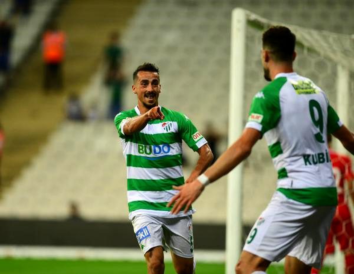 Bursaspor, sahasında büyükşehir belediyesi erzurumspor\'u ağırlıyor