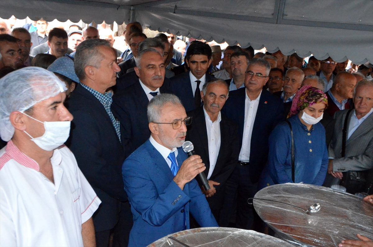 Çaycuma\'da aşure dağıtıldı