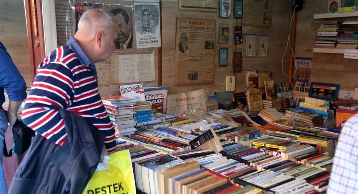 CHP\'li Belediyenin "Kitap Günleri" etkinliği tasarruf tedbirlerine takıldı