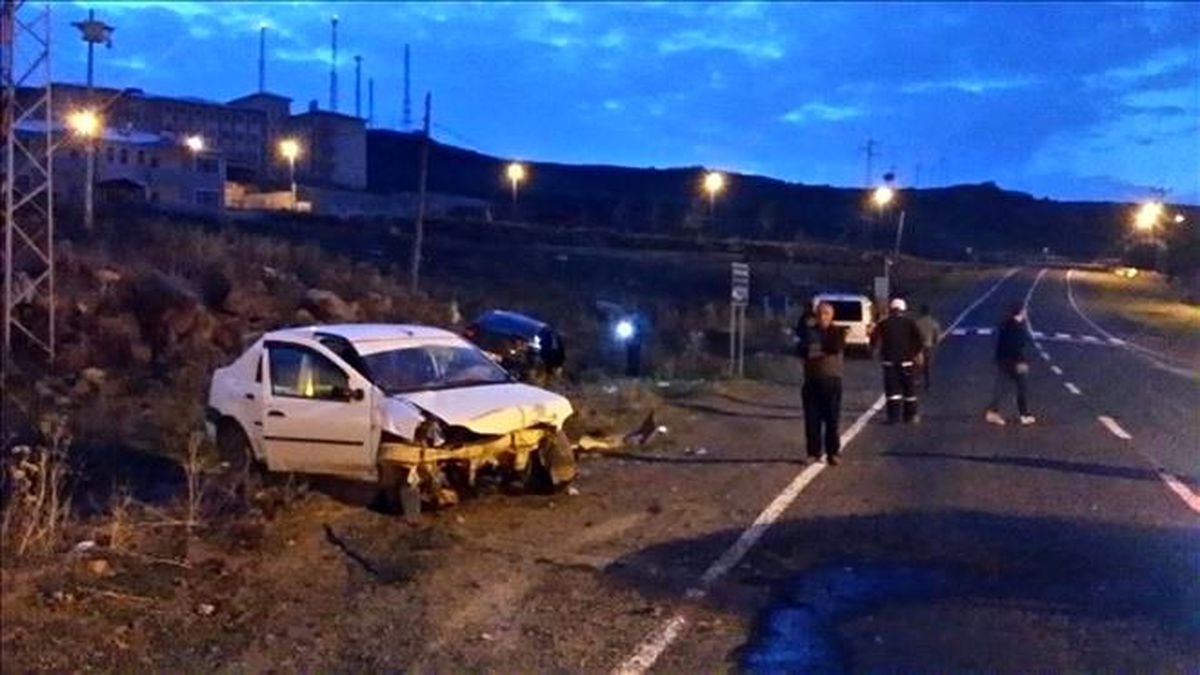 Çıldır\'da trafik kazası: 11 yaralı