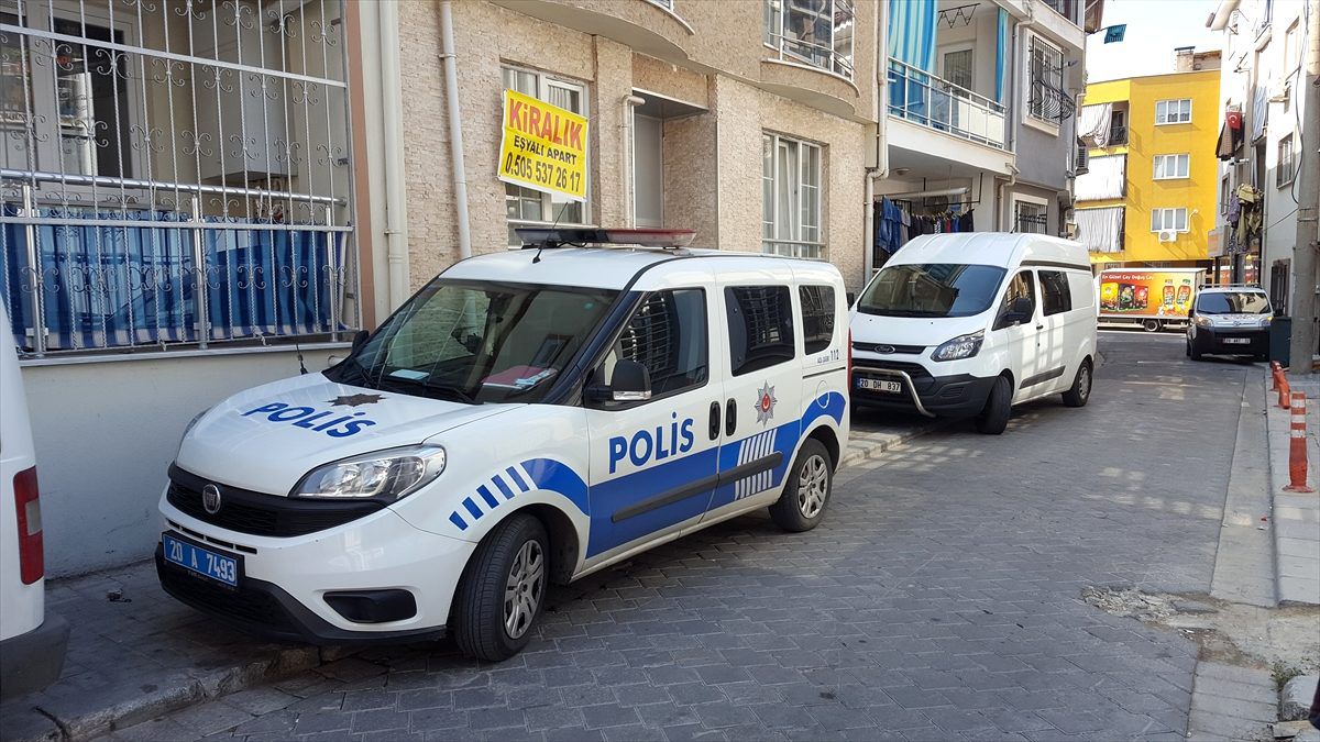 Denizli\'de 53 günlük bebek evinde ölü bulundu