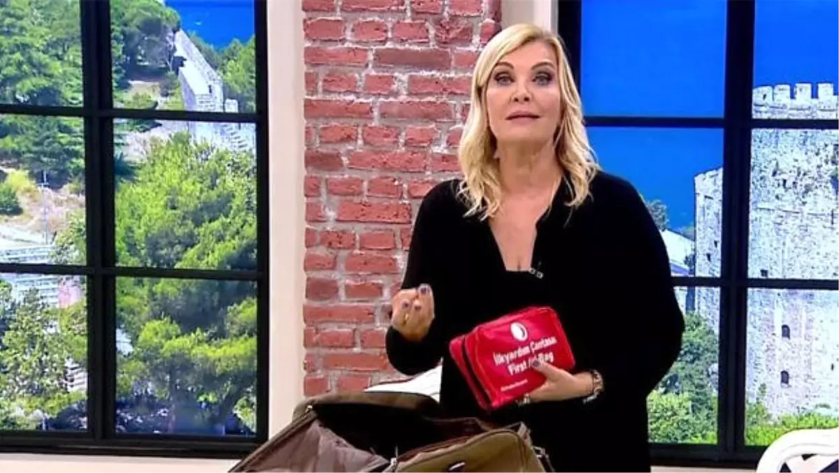 Derya Baykal\'dan canlı yayında deprem çantası...