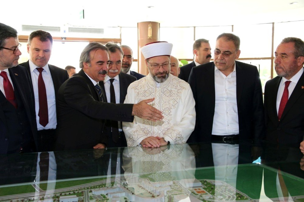 Diyanet İşleri Başkanı Erbaş\'tan NEVÜ Rektörü Bağlı\'ya ziyaret