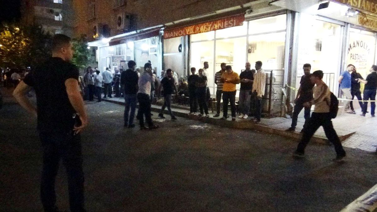 Diyarbakır\'da akrabalar arasında silahlı kavga: 3 yaralı