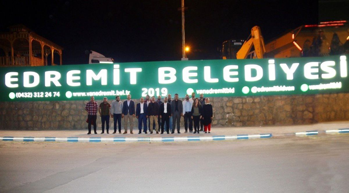 Edremit TOKİ Kavşağı yeni görünümüne kavuşturuldu