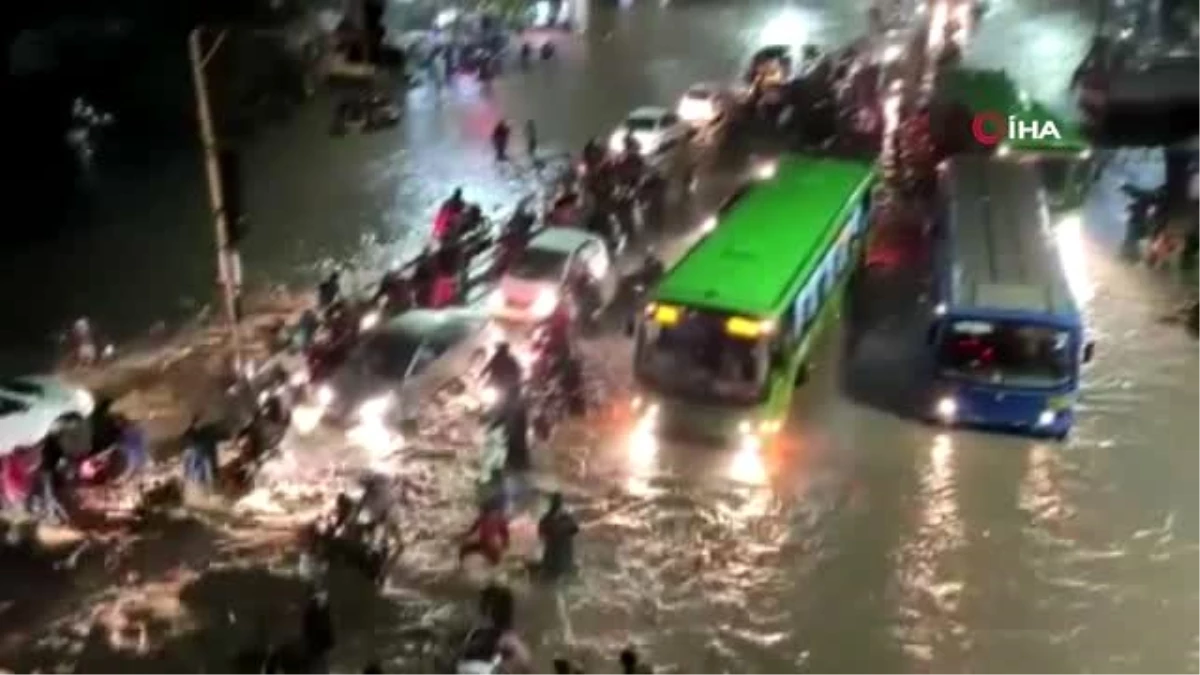 Hindistan\'da Sel Felaketi: 11 Ölü