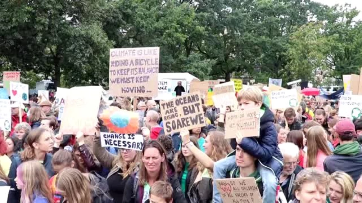 Hollanda\'da iklim değişikliği protestosu