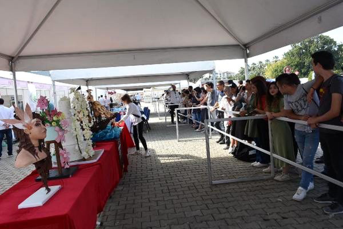 İzmir\'de pasta festivali başladı