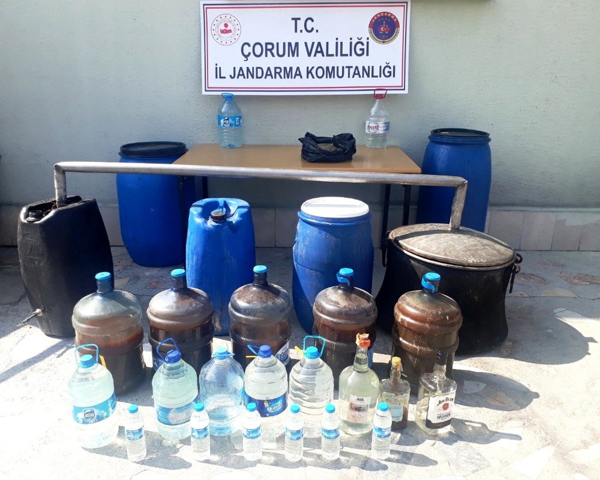 Jandarma\'dan kaçak içkiye geçit yok