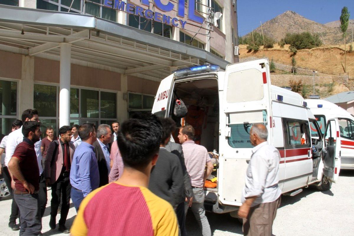 Öğrenci servisi devrildi: 6 yaralı