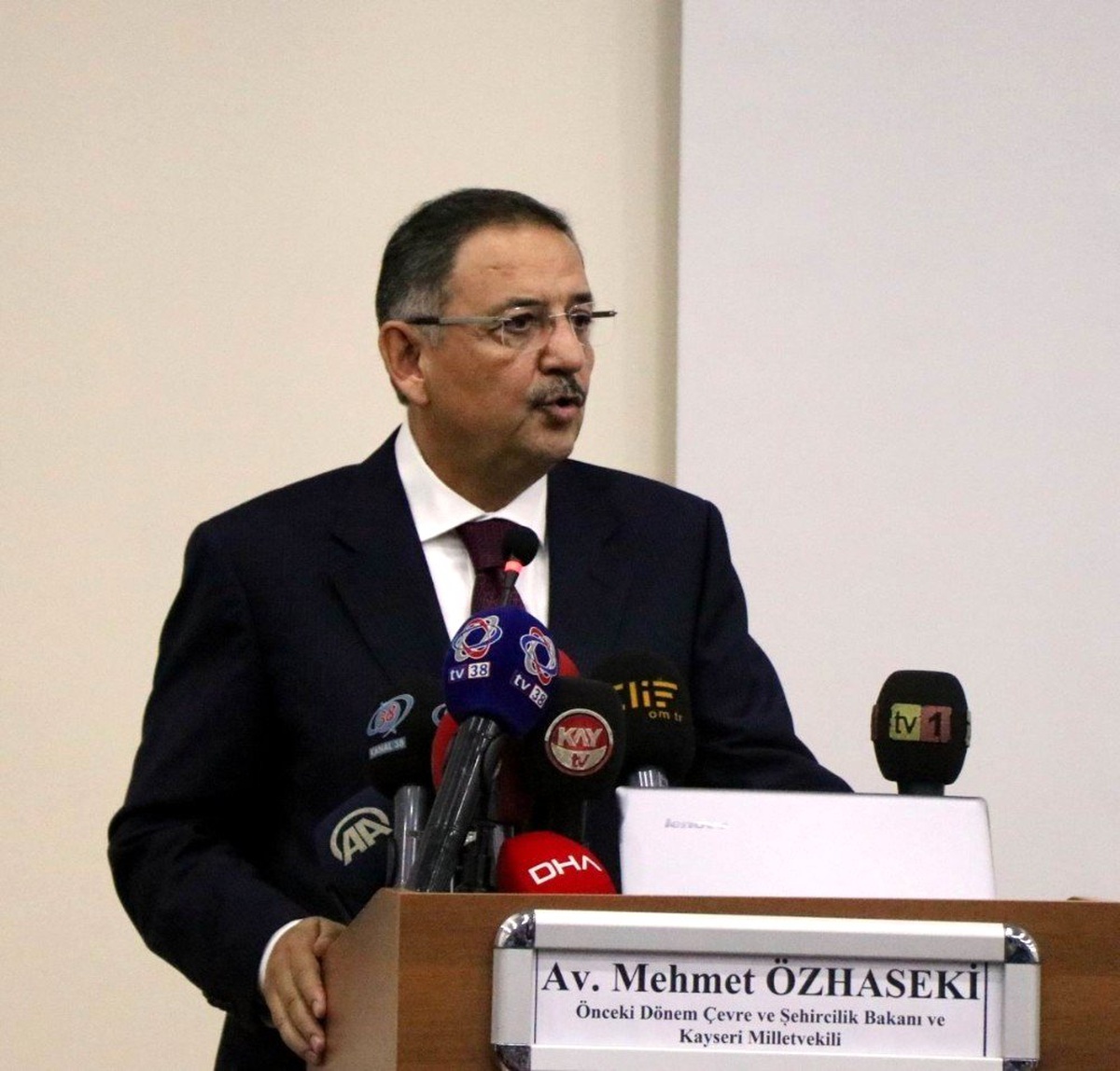 Özhaseki\'den \'İstanbul depremi\' yorumu Açıklaması