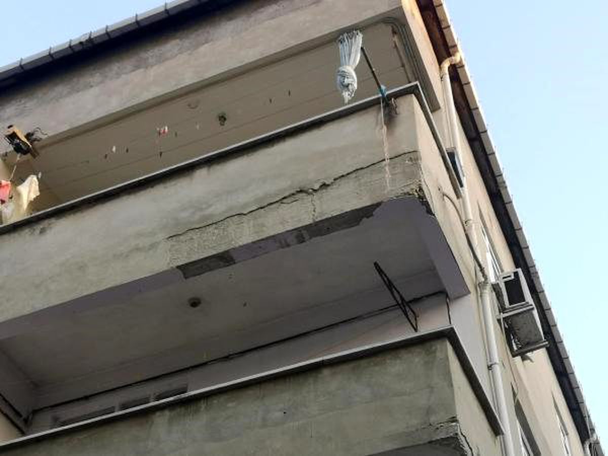 Pendik\'te depremde hasar gören bina tahliye edildi