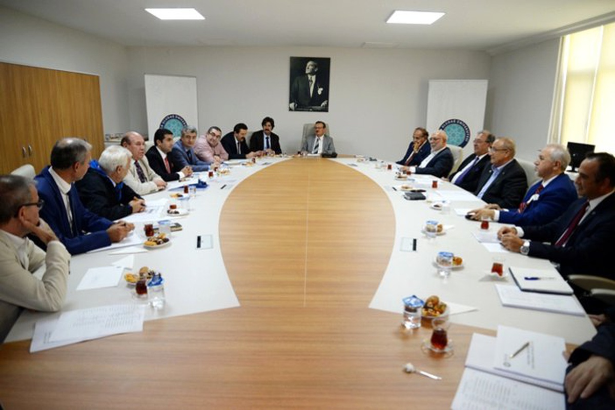 Sanayici ve akademisyenler işbirliği için bir araya geldi