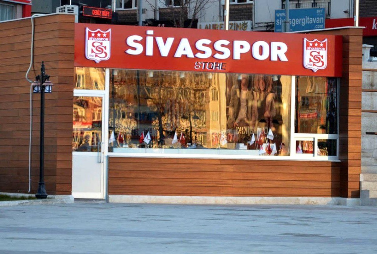 Sivasspor\'da yeni sezon formaları satışta