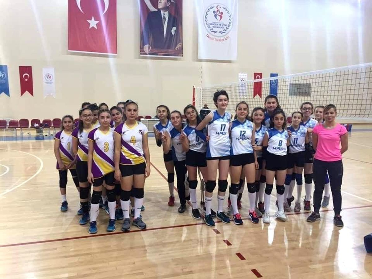 VakıfBank, Kayserili voleybolcu Yağmur Gökdemir\'i kadrosuna kattı