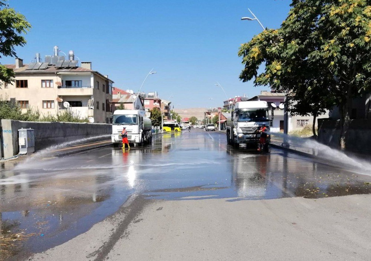 Van Büyükşehir Belediyesinden temizlik seferberliği