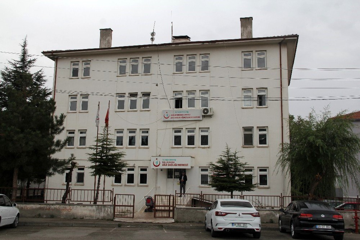 Yıkım kararı verilen binada sağlık hizmeti
