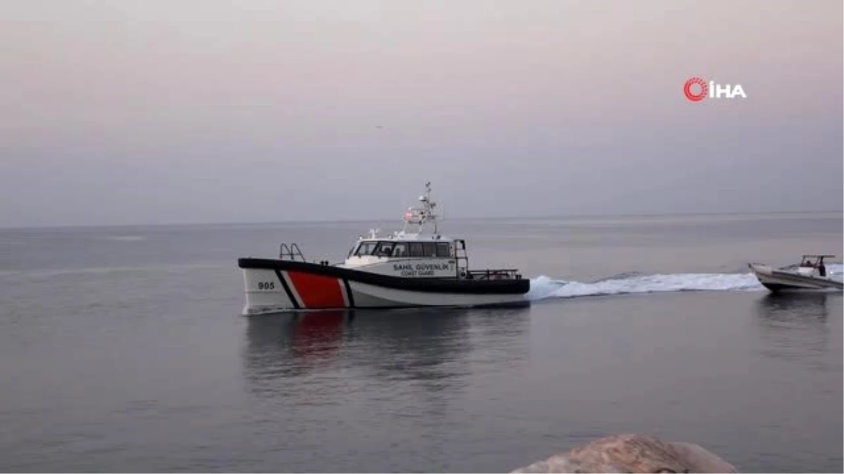 Yunanlı insan kaçakçısı Türk Sahil Güvenliği\'nden kaçamadı