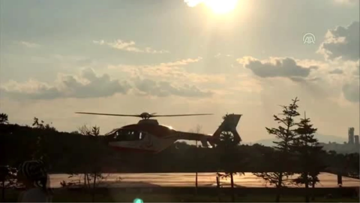 Ambulans helikopter yaşlı hasta için havalandı