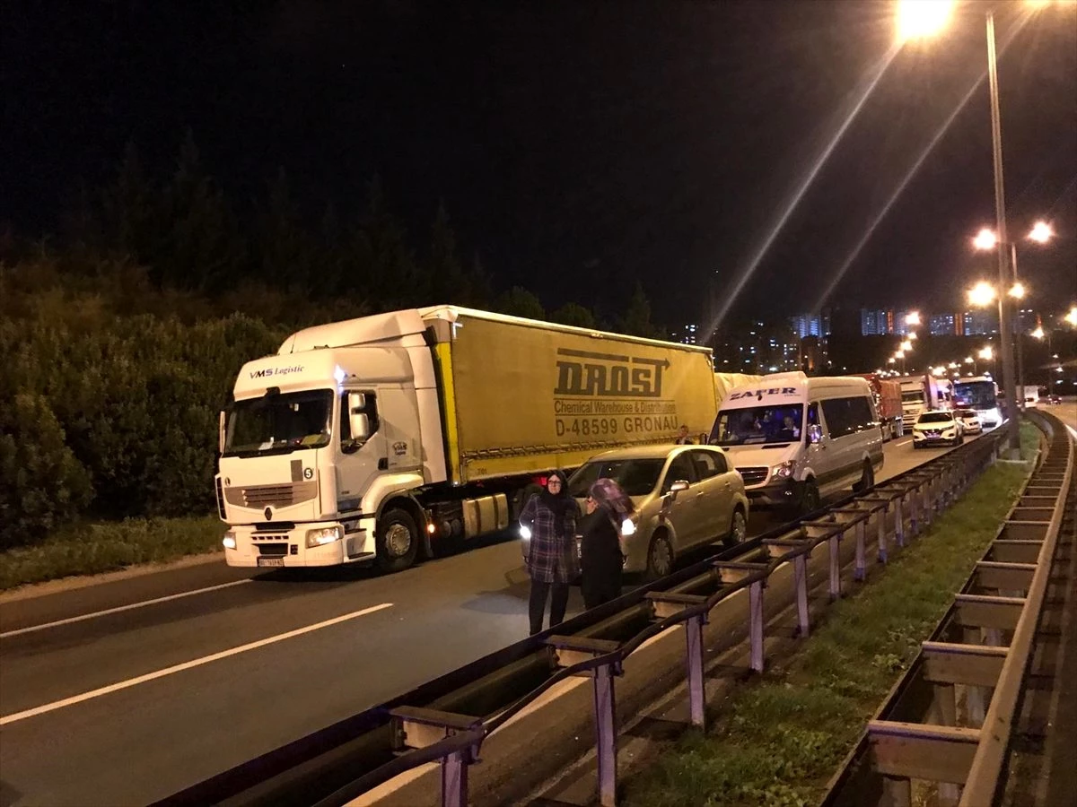Anadolu Otoyolu\'nda zincirleme trafik kazası: 3 ölü, 3 yaralı
