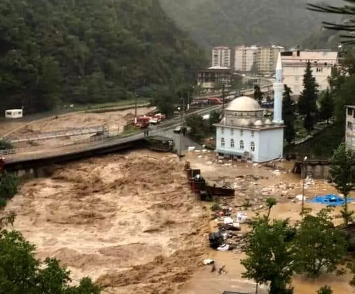 Artvin\'in Borçka ilçesinde sel