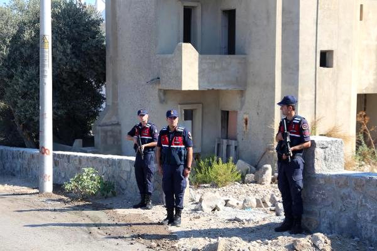 Bakan kurum, bodrum\'da yıkım için süre verilen o yapıları denetledi