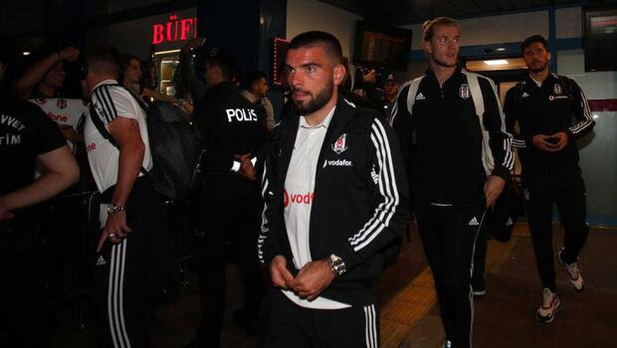 Beşiktaş kafilesi Trabzon\'a geldi