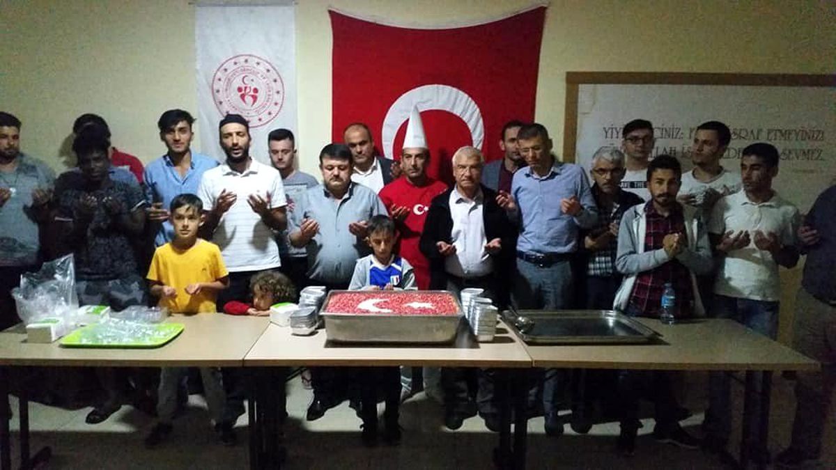 Beyşehir\'de üniversite öğrencilerine aşure ikramı