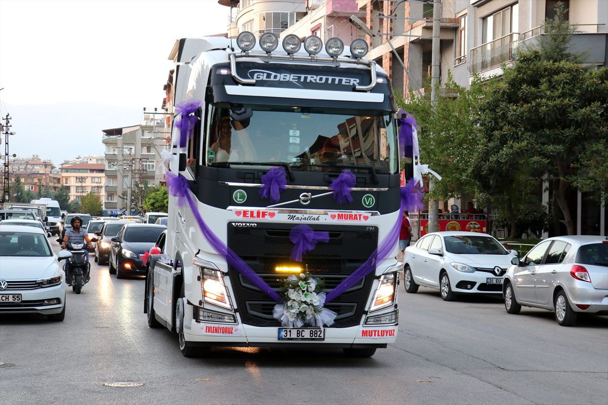 Damat gelini almaya tırla gitti