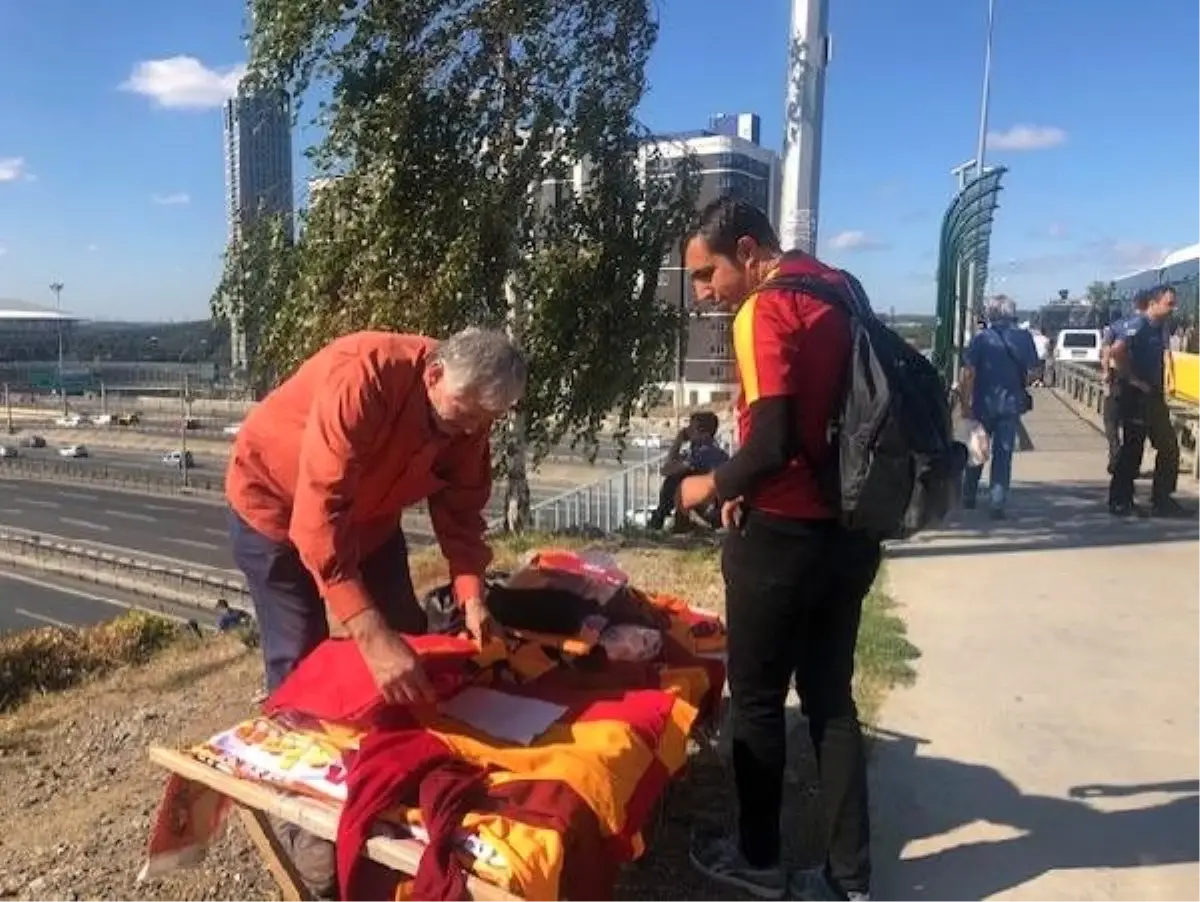 Derbi öncesi stat çevresinde "korsan satış" hareketliliği