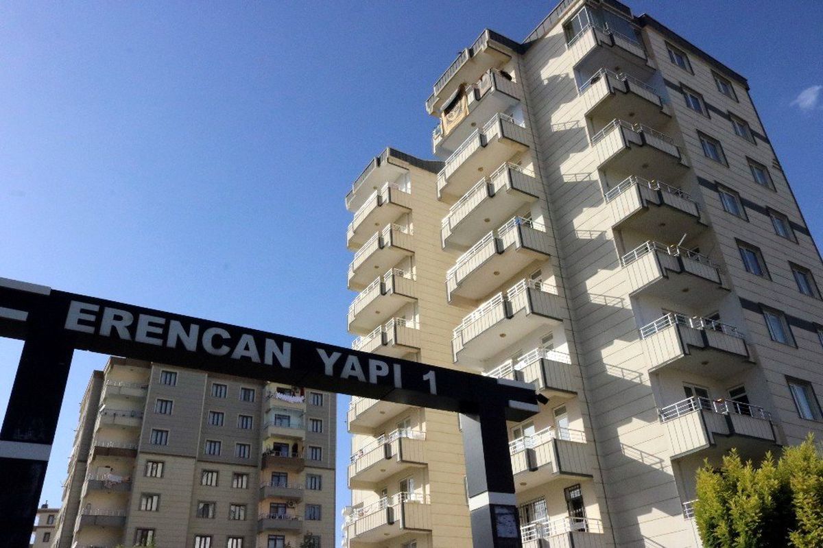 Hırsızlar girdikleri evden 10 dakikada 17 bin liralık altın çaldı