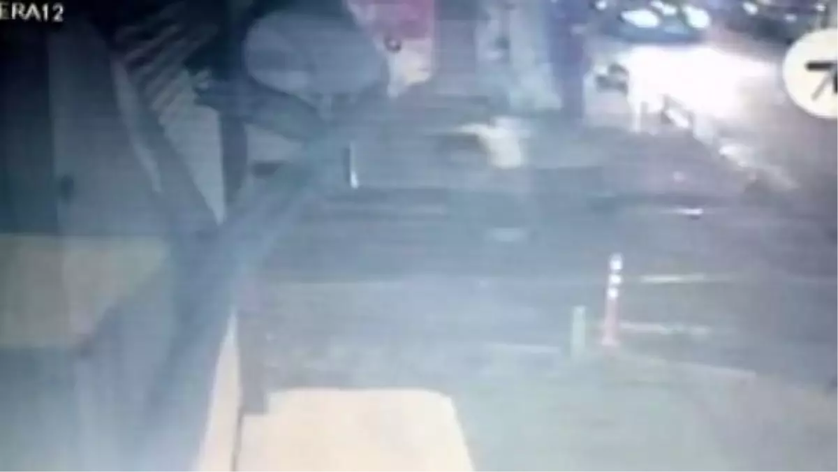 Kağıthane\'de silahlı saldırı düzenleyen şüpheli  kamerada