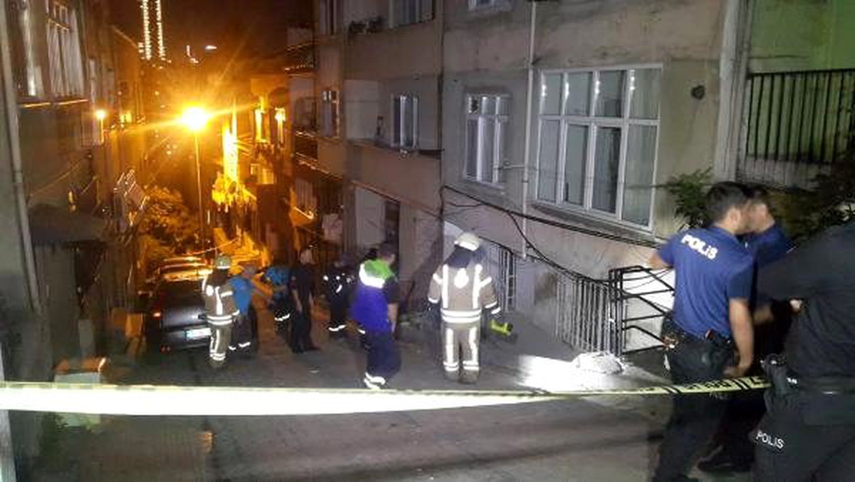 Kağıthane\'de yeraltı hatlarında patlama