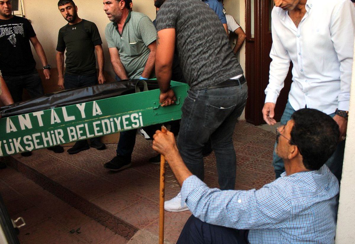 Kayıp genç üç gün sonra evin çatısında ölü olarak bulundu