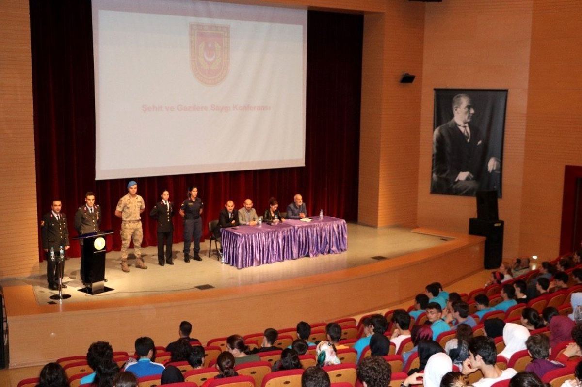 Ordu\'da öğrencilere \'Şehitlik ve Gazilik\' konferansı