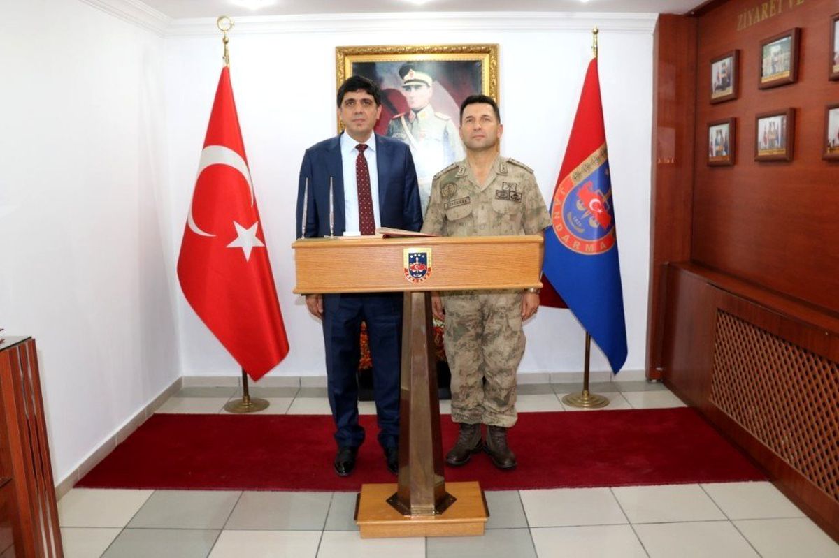 Rektör Alma\'dan, Albay Özdurhan\'a hayırlı olsun ziyareti