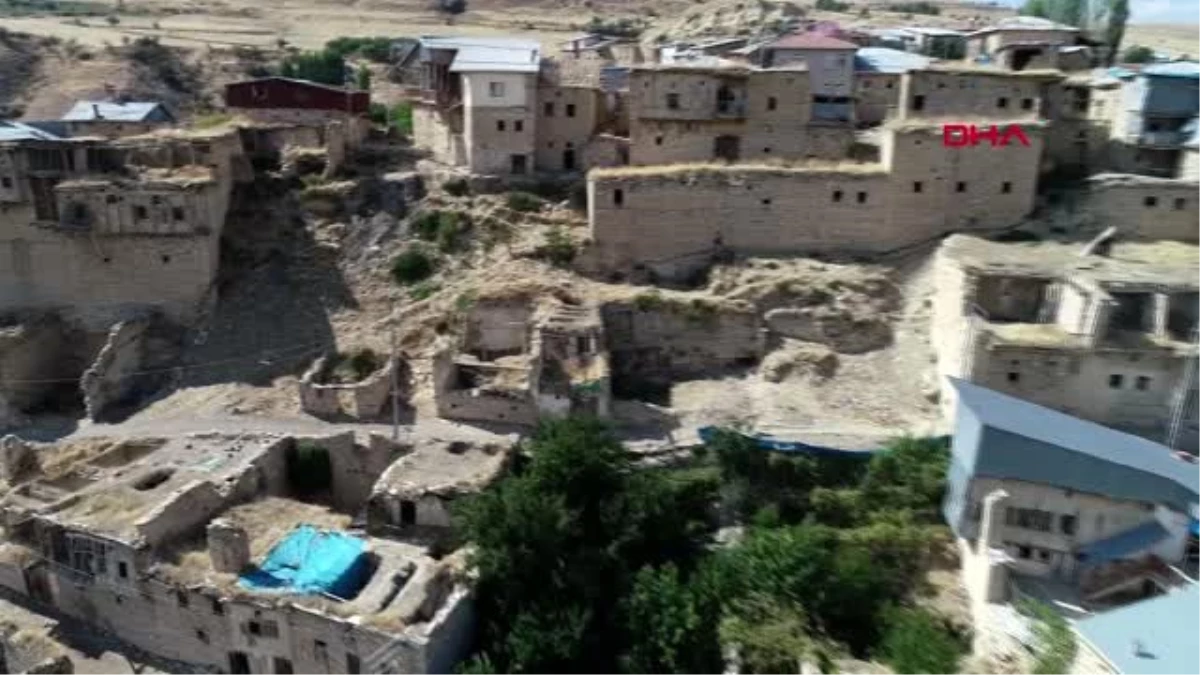 Sivas 800 yıllık köydeki \'sal\' taşından yapılan evler hayranlık uyandırıyor