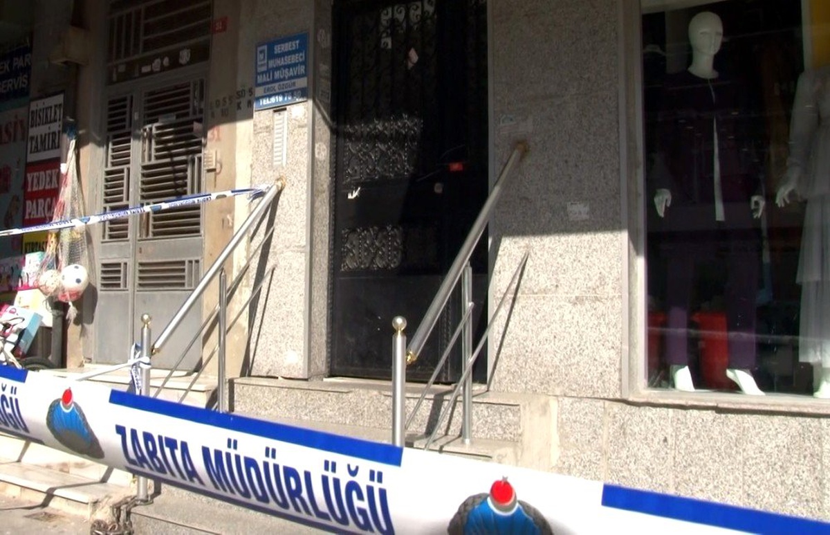 Sultangazi\'de depremin ardından 6 katlı bina mühürlendi