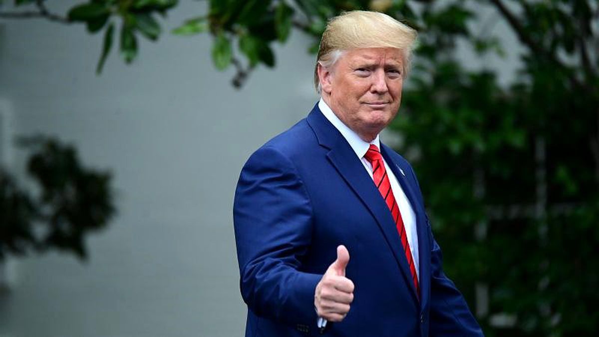Trump\'a yönelik azil soruşturmasına ABD\'li eski diplomat ve üst düzey yetkililerden destek