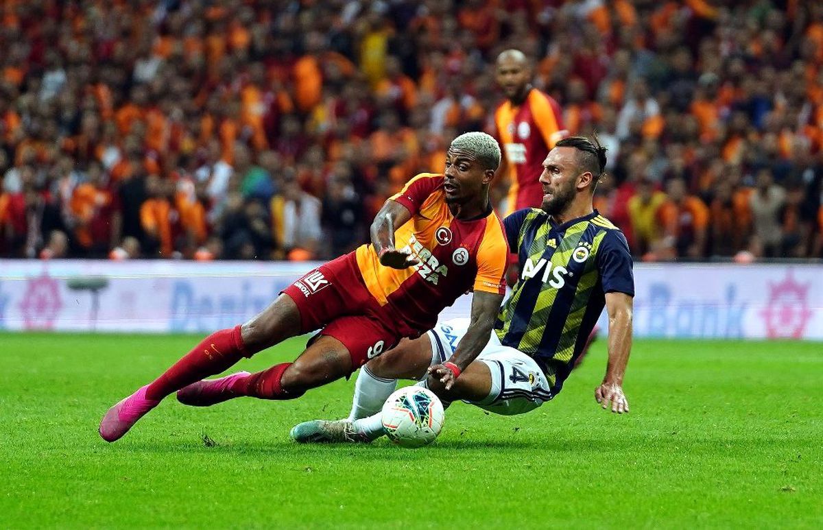 Vedat Muriqi başından yaralandı