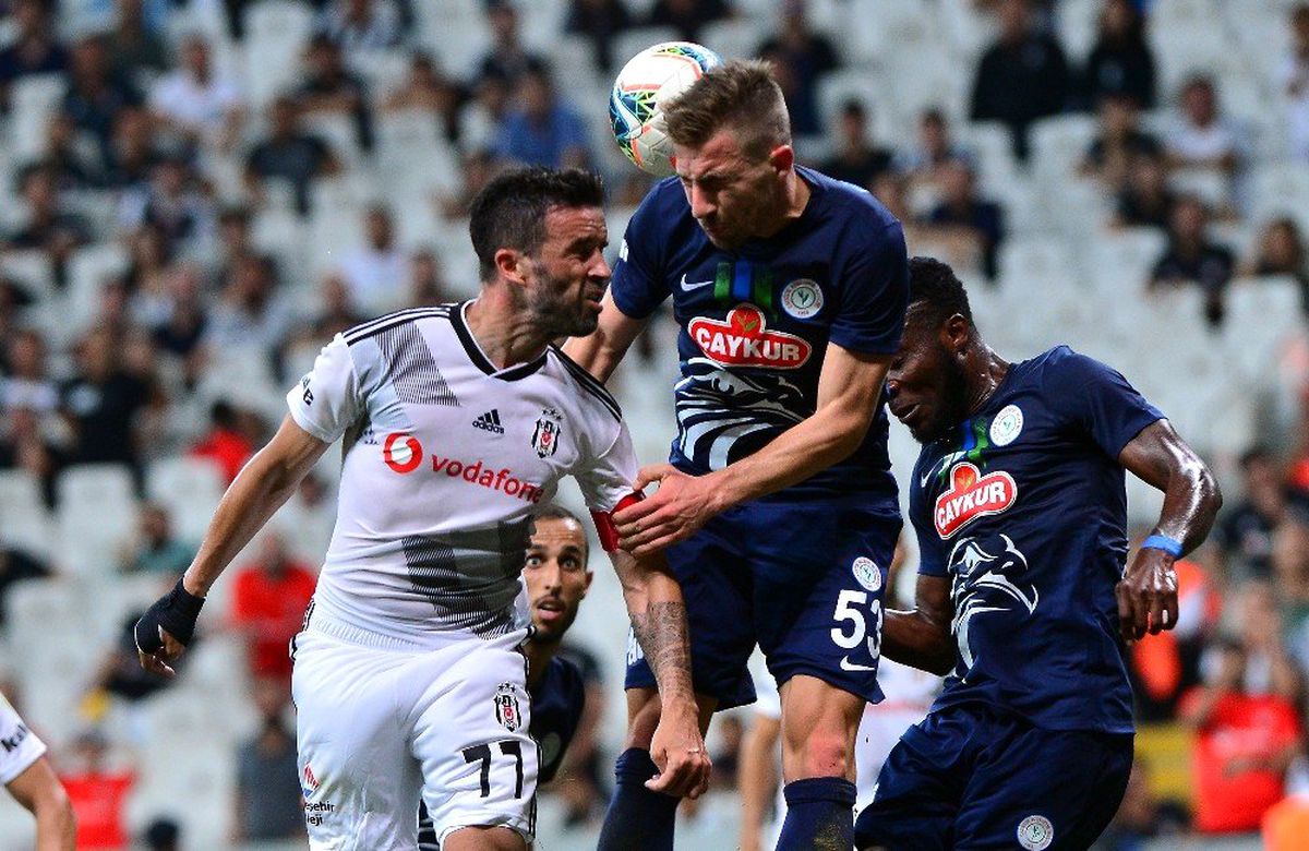Vida göbeğe, Gökhan Gönül sağa