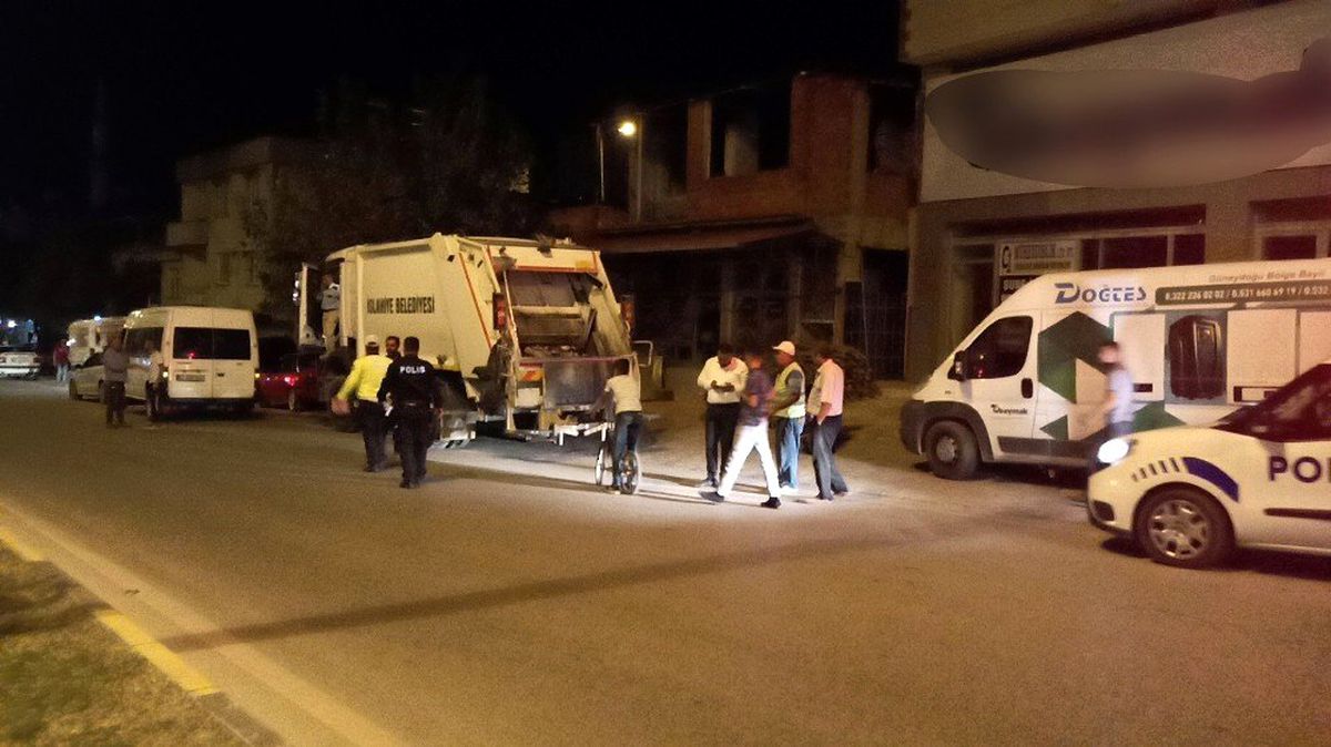 Yaya geçidinde yavaşlamayan minibüs çocuğa çarptı