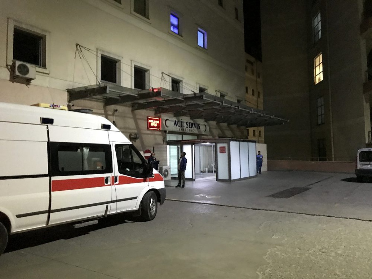 143 asker zehirlenme şüphesiyle hastaneye kaldırıldı
