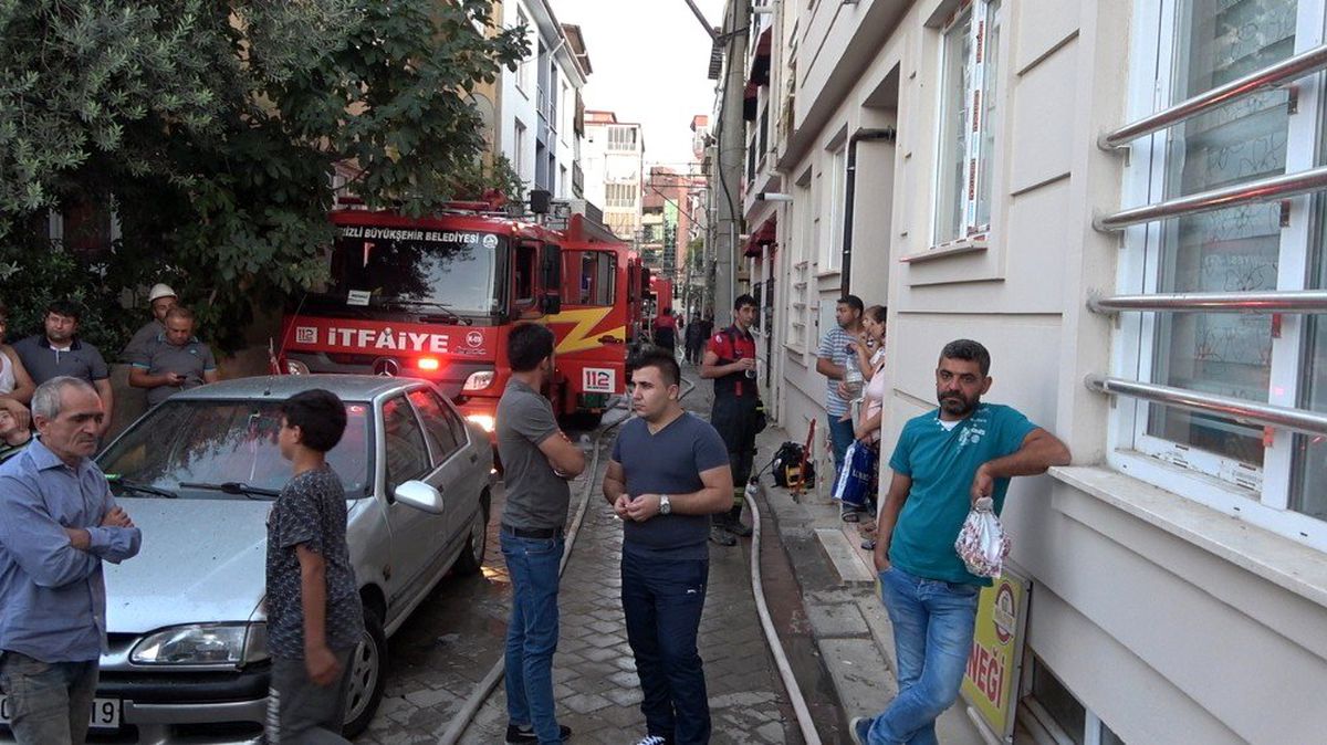 49 yıllık Muratdede Camisi alev alev yandı