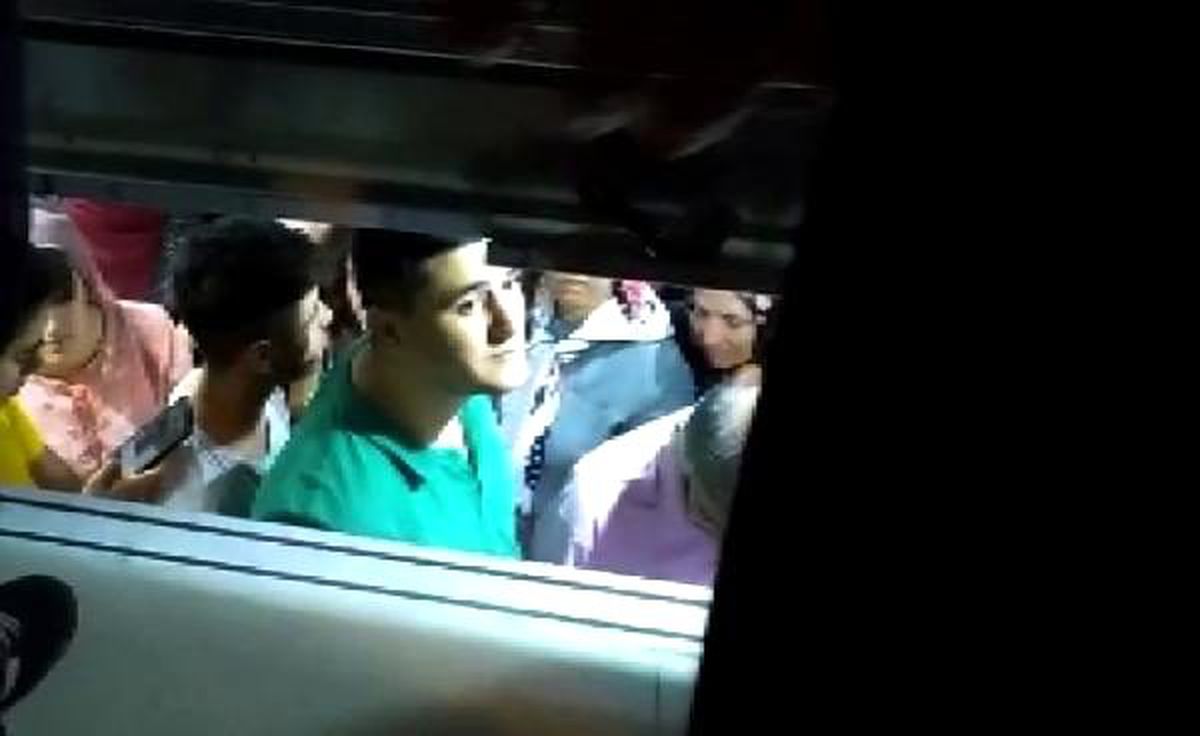 Asansörde mahsur kalan 9 kişi kurtarıldı