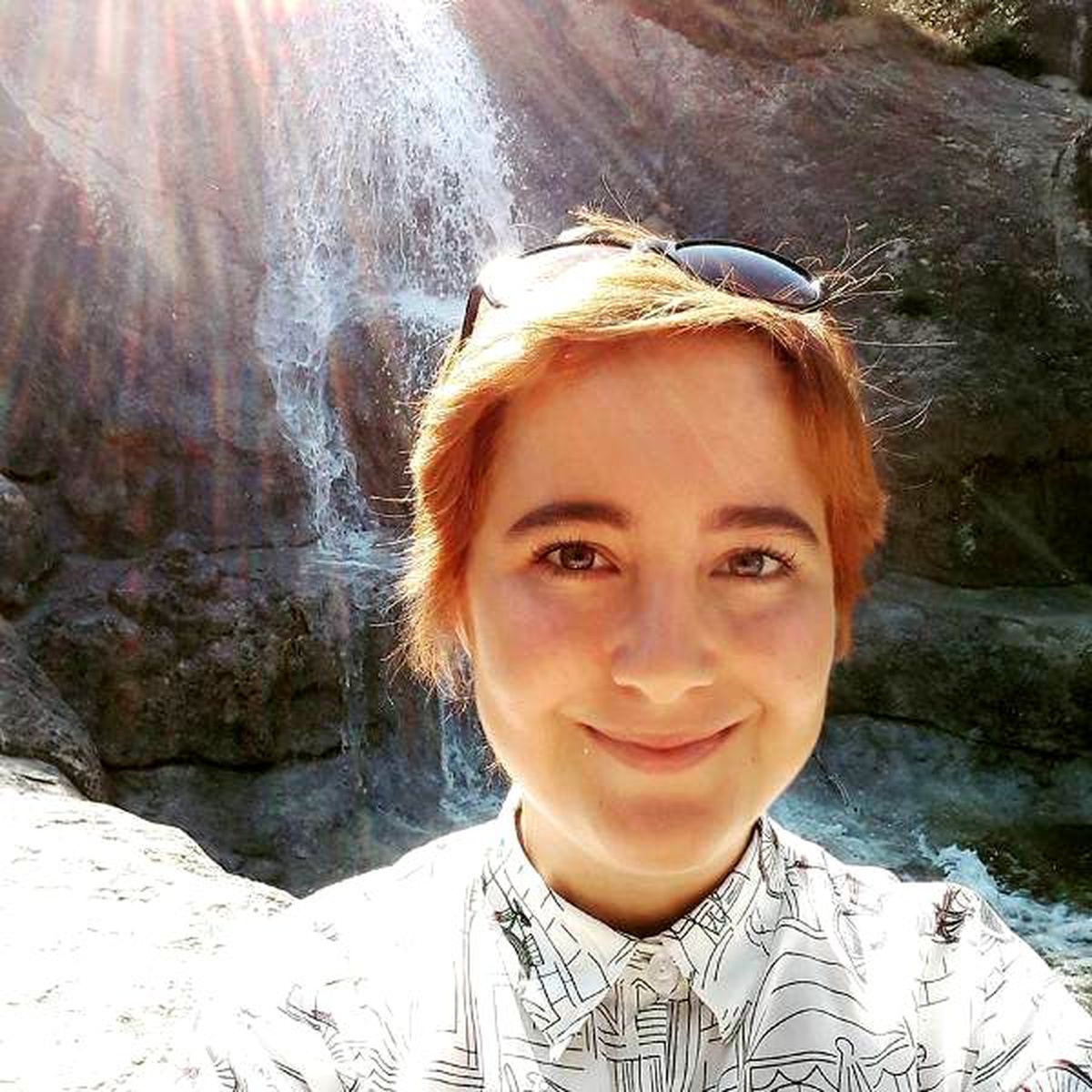 Balkondan düşen merve öğretmen, toprağa verildi