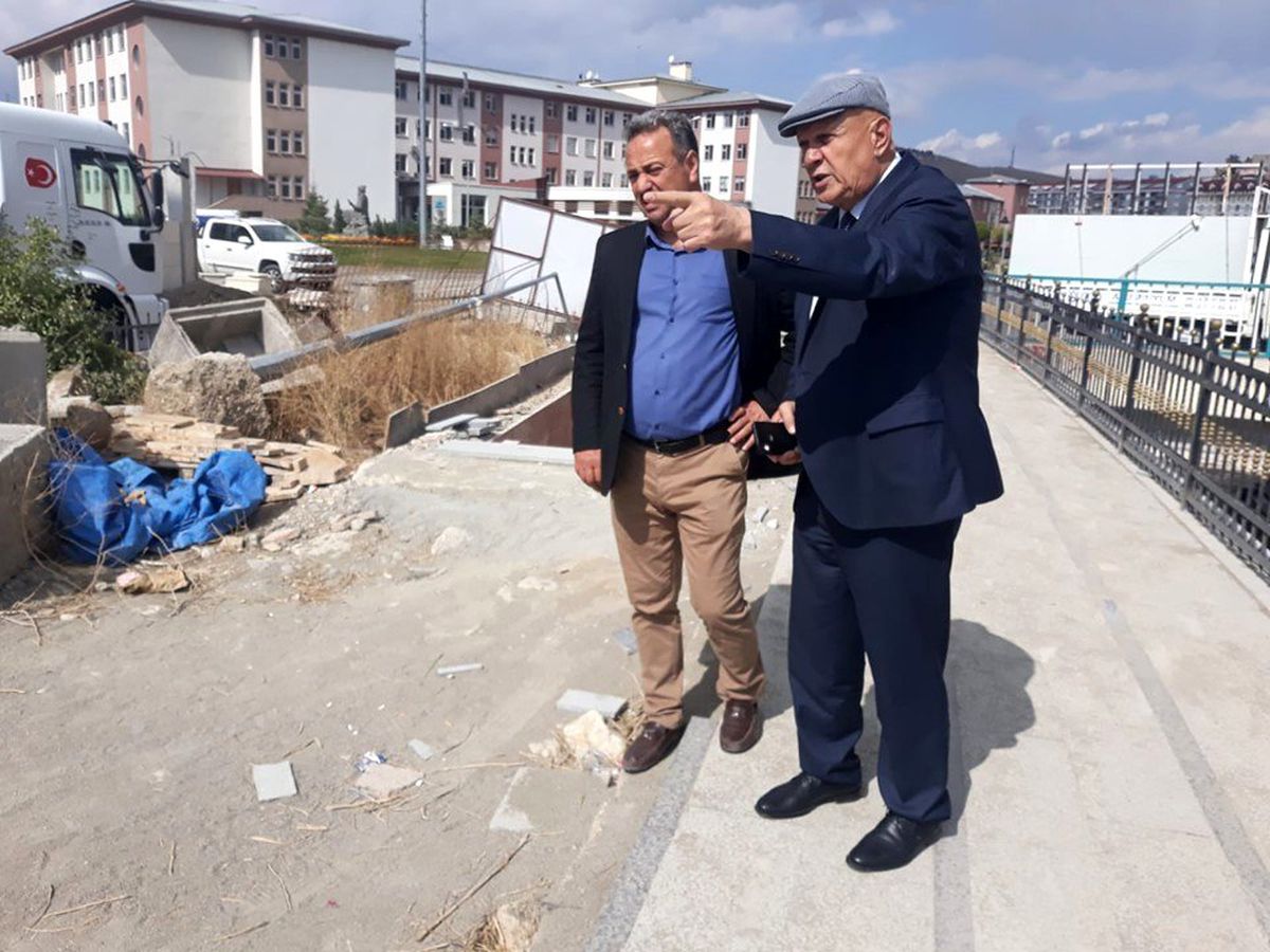Başkan Pekmezci Çoruh nehrinde çalışmaları inceledi
