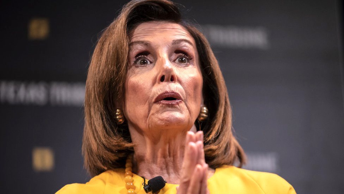 Demokrat çoğunluk lideri Pelosi: Trump için azil sürecinin başlatılmasına halk destek veriyor
